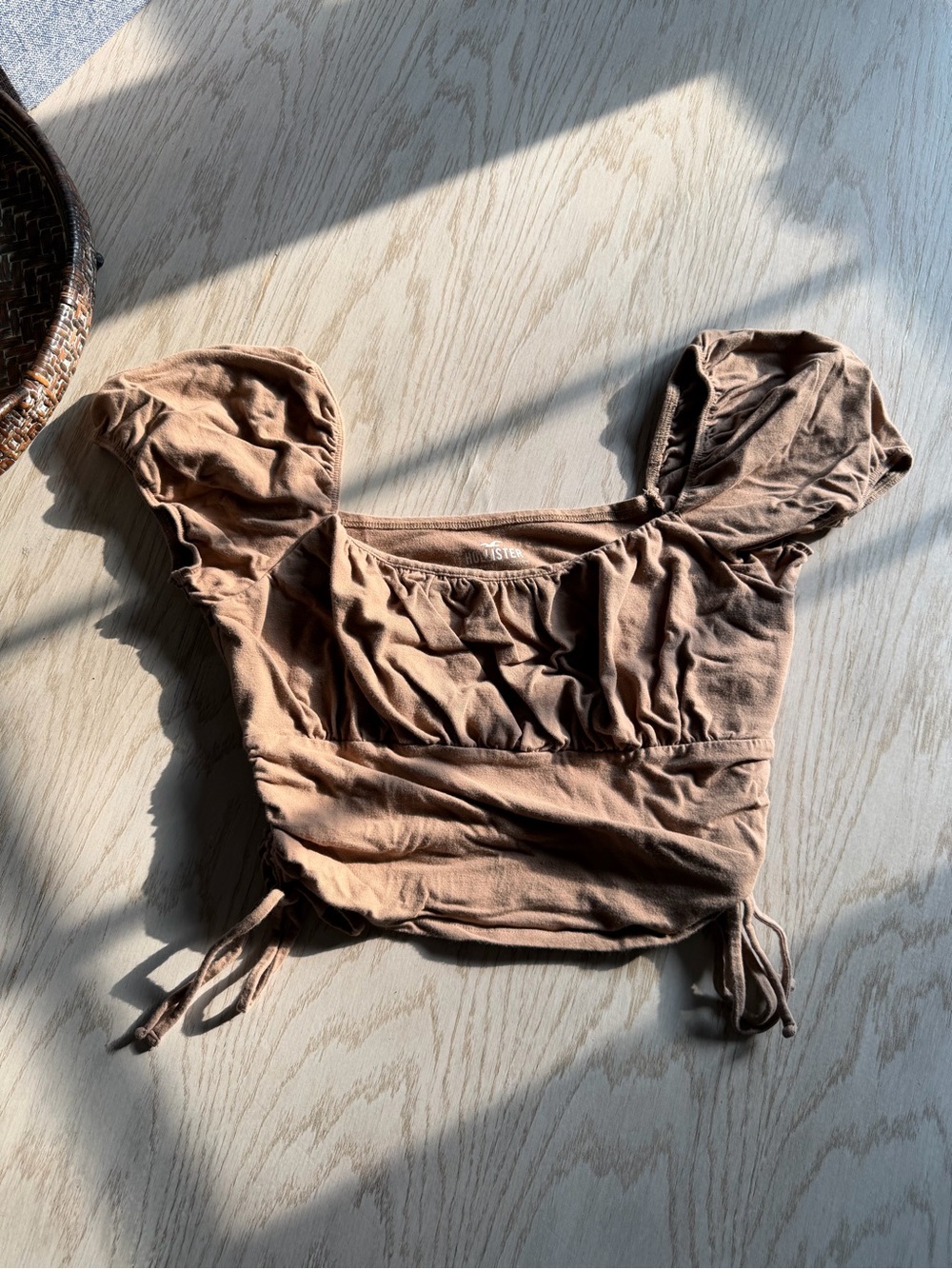 NWOT Hollister Brown Puff Sleeve Crop Top